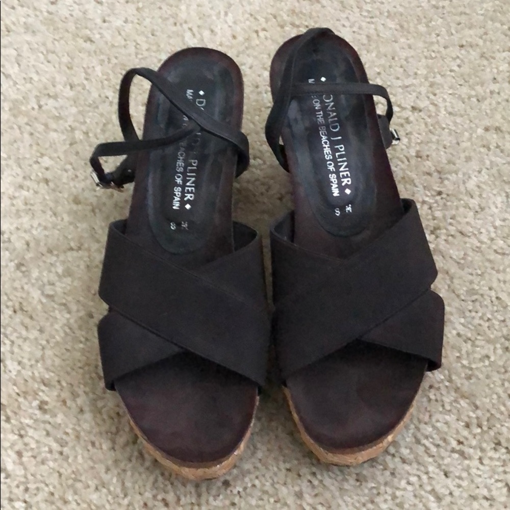 Donald Pliner brown wedge size 8